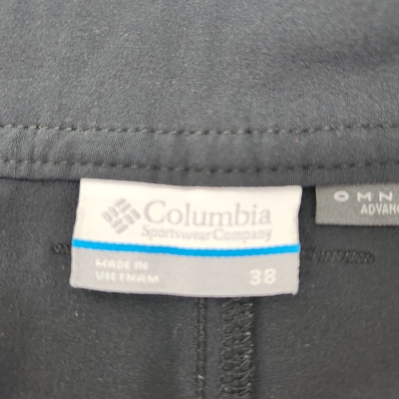 Columbia Men's Black Flat Front Shorts 38 - Picture 4 of 12